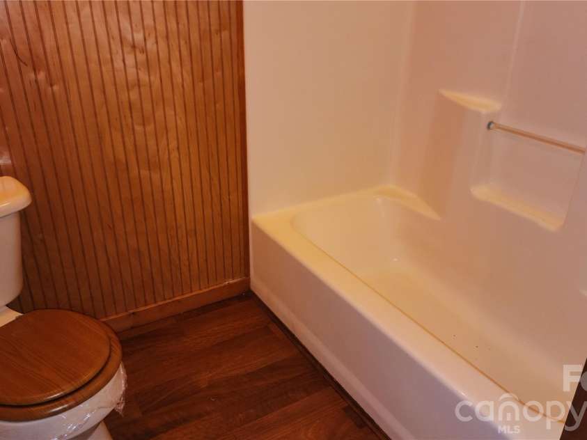 115 Old Camptown Drive, Hayesville, NC 28904.  MLS# CAR4337548, YatesRealty ID 8218. Lower Level Full Bath