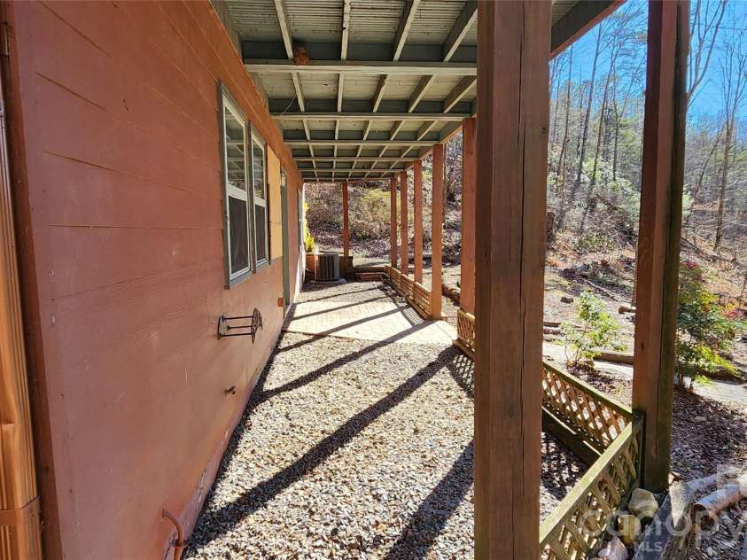 115 Old Camptown Drive, Hayesville, NC 28904.  MLS# CAR4337548, YatesRealty ID 8218. Terrace Level