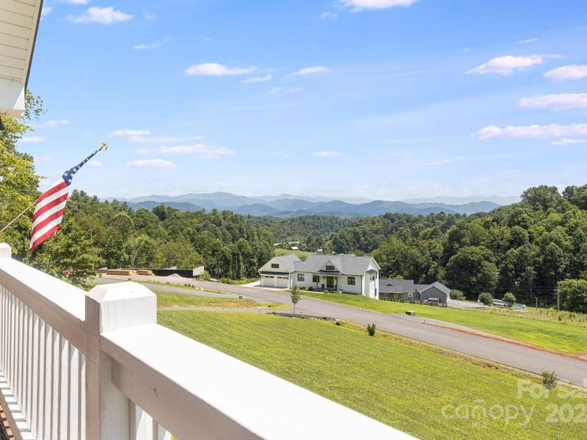 121 Sunrise Drive, Mars Hill, NC 28754.  MLS# CAR4161468, YatesRealty ID 8218. 