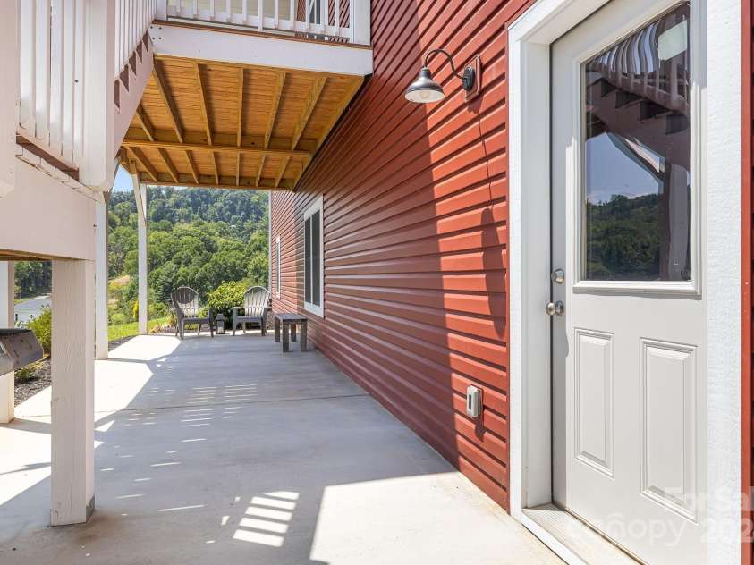 121 Sunrise Drive, Mars Hill, NC 28754.  MLS# CAR4161468, YatesRealty ID 8218. 