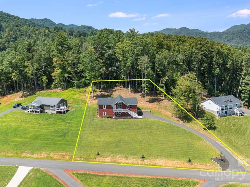 121 Sunrise Drive, Mars Hill, NC 28754.  MLS# CAR4161468, YatesRealty ID 8218. 