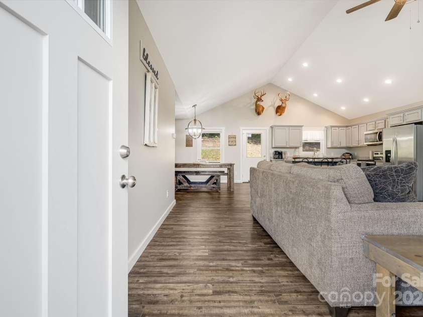 121 Sunrise Drive, Mars Hill, NC 28754.  MLS# CAR4161468, YatesRealty ID 8218. 