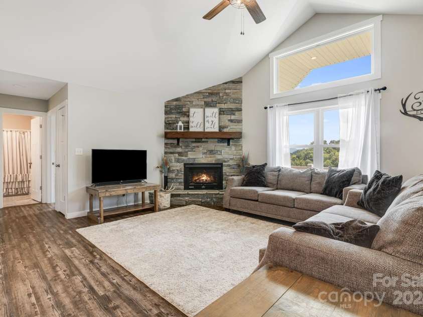 121 Sunrise Drive, Mars Hill, NC 28754.  MLS# CAR4161468, YatesRealty ID 8218. 