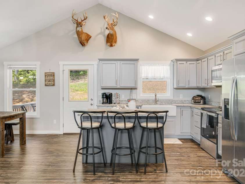 121 Sunrise Drive, Mars Hill, NC 28754.  MLS# CAR4161468, YatesRealty ID 8218. 