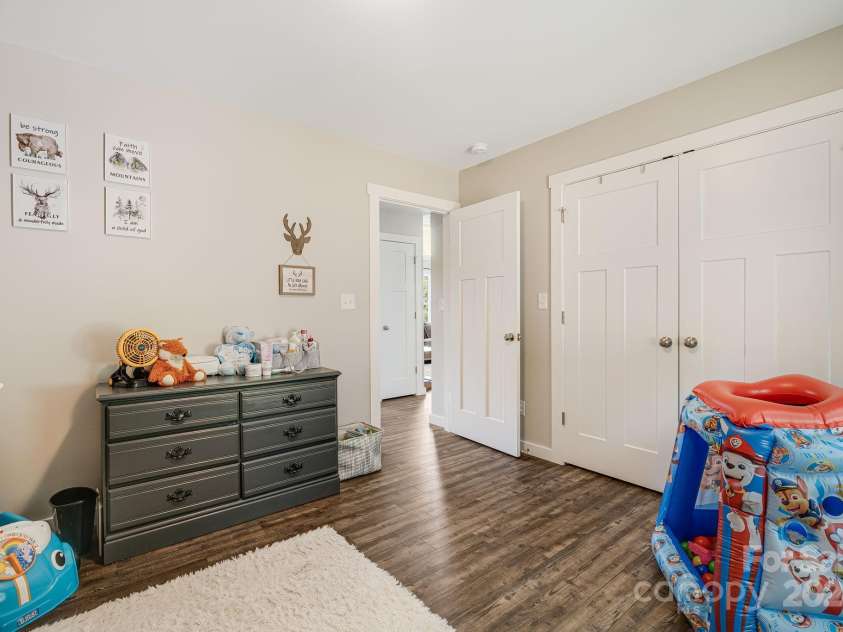 121 Sunrise Drive, Mars Hill, NC 28754.  MLS# CAR4161468, YatesRealty ID 8218. 