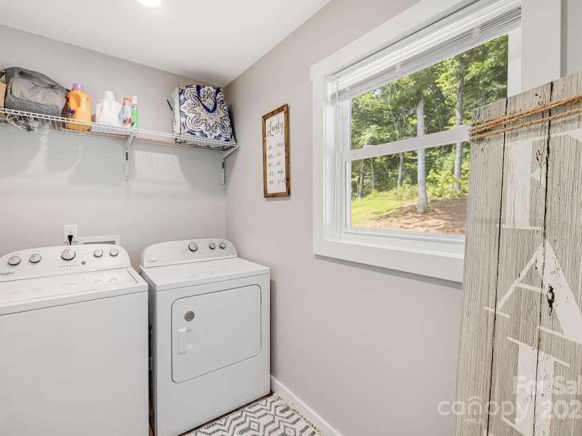 121 Sunrise Drive, Mars Hill, NC 28754.  MLS# CAR4161468, YatesRealty ID 8218. 