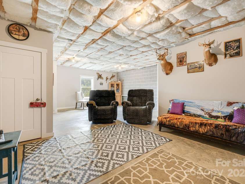 121 Sunrise Drive, Mars Hill, NC 28754.  MLS# CAR4161468, YatesRealty ID 8218. 