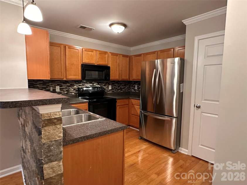 5236 HILLTOP Road, Jamestown, NC 27282.  MLS# CAR4347698, YatesRealty ID 8219. 