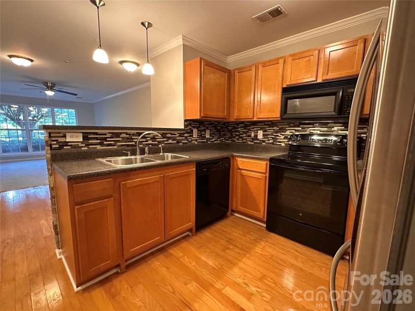 5236 HILLTOP Road, Jamestown, NC 27282.  MLS# CAR4347698, YatesRealty ID 8219. 