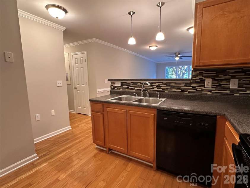 5236 HILLTOP Road, Jamestown, NC 27282.  MLS# CAR4347698, YatesRealty ID 8219. 