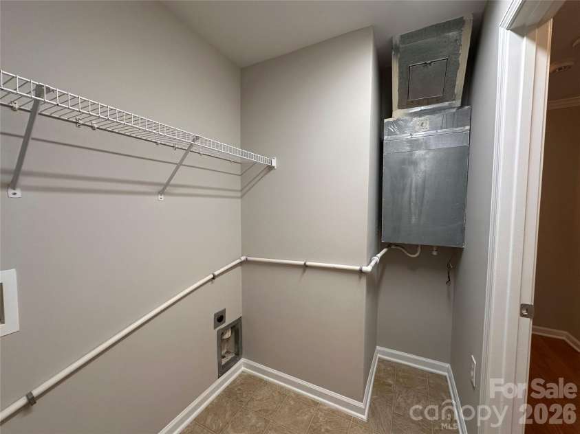 5236 HILLTOP Road, Jamestown, NC 27282.  MLS# CAR4347698, YatesRealty ID 8219. 