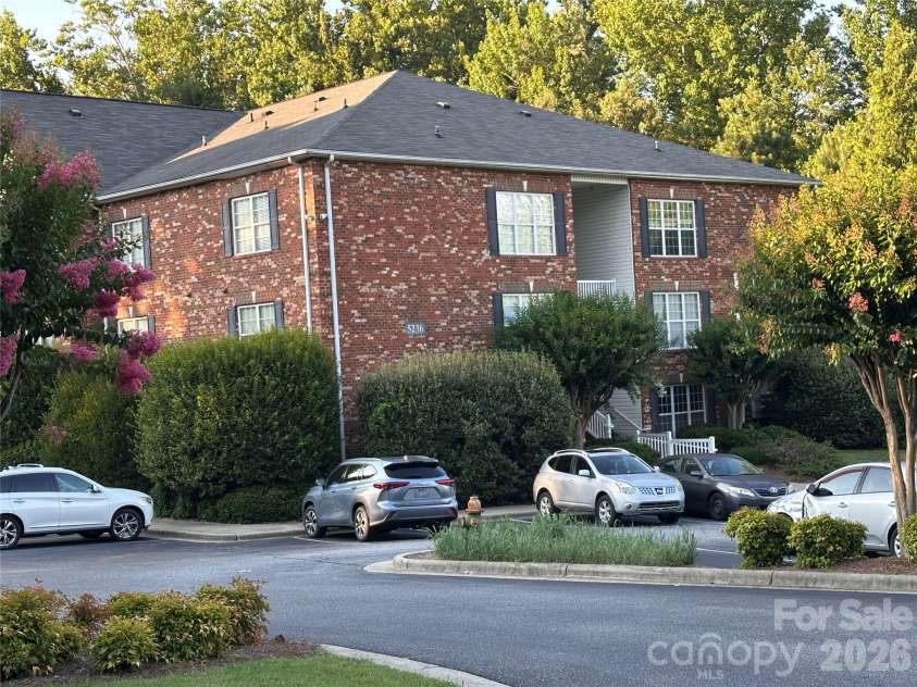 5236 HILLTOP Road, Jamestown, NC 27282.  MLS# CAR4347698, YatesRealty ID 8219. 