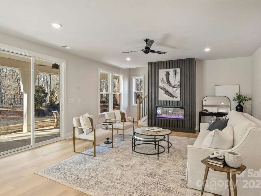 2621 Ritz Lane, Matthews, NC 28105.  MLS# CAR4186765, YatesRealty ID 822. 