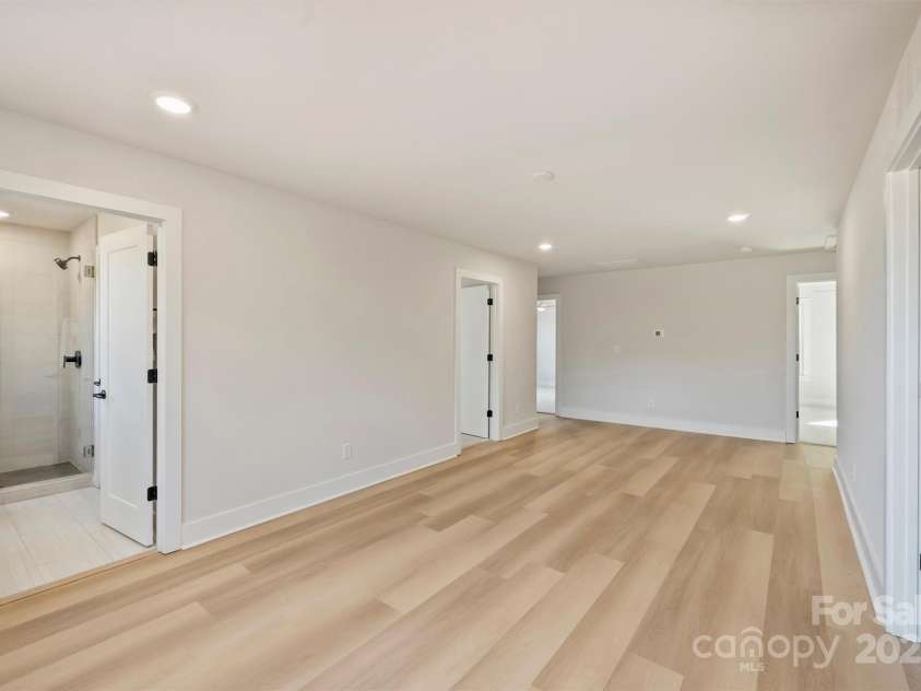 2621 Ritz Lane, Matthews, NC 28105.  MLS# CAR4186765, YatesRealty ID 822. 