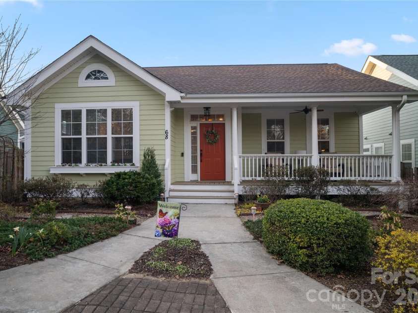 68 Inglenook Lane, Flat Rock, NC 28731.  MLS# CAR4361186, YatesRealty ID 8220. 