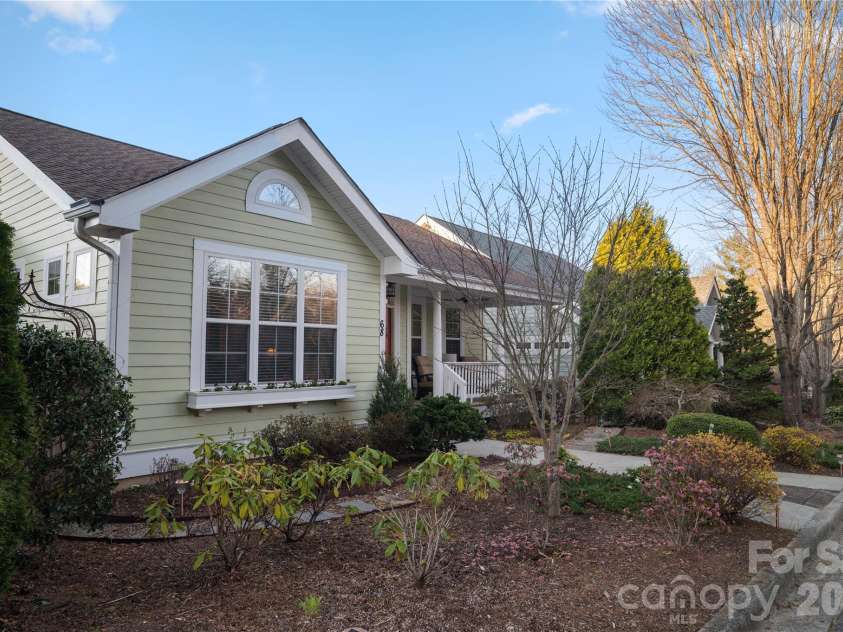 68 Inglenook Lane, Flat Rock, NC 28731.  MLS# CAR4361186, YatesRealty ID 8220. 