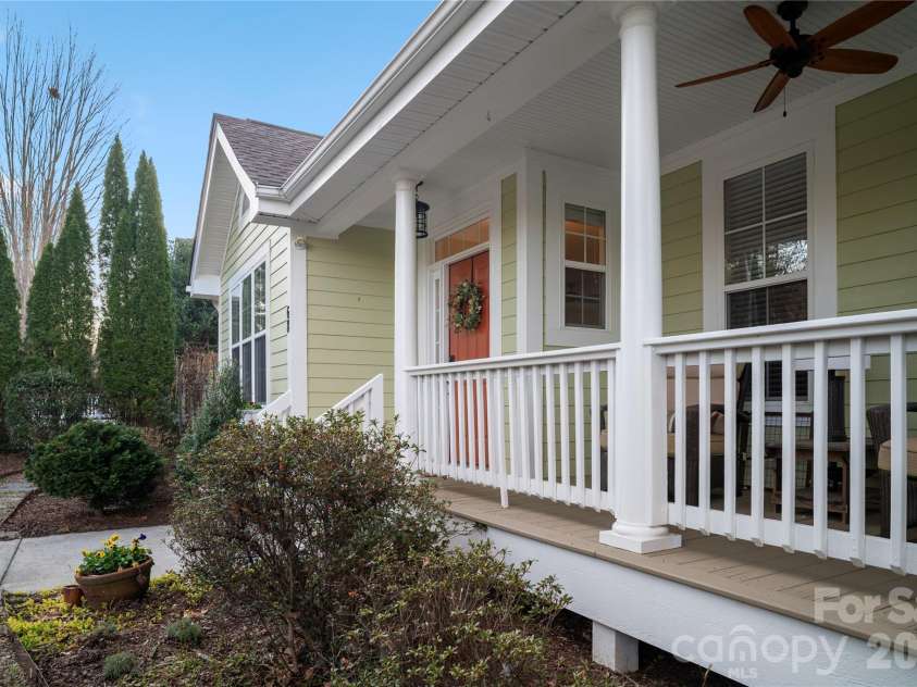 68 Inglenook Lane, Flat Rock, NC 28731.  MLS# CAR4361186, YatesRealty ID 8220. 