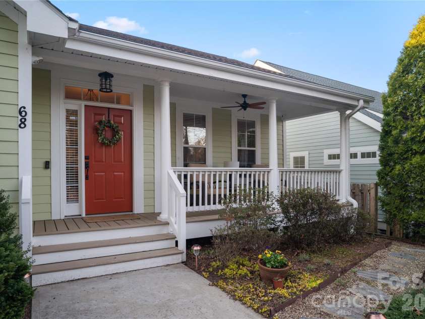 68 Inglenook Lane, Flat Rock, NC 28731.  MLS# CAR4361186, YatesRealty ID 8220. 