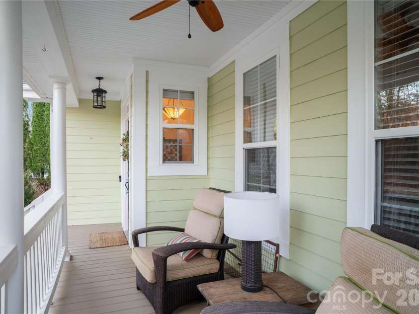 68 Inglenook Lane, Flat Rock, NC 28731.  MLS# CAR4361186, YatesRealty ID 8220. 