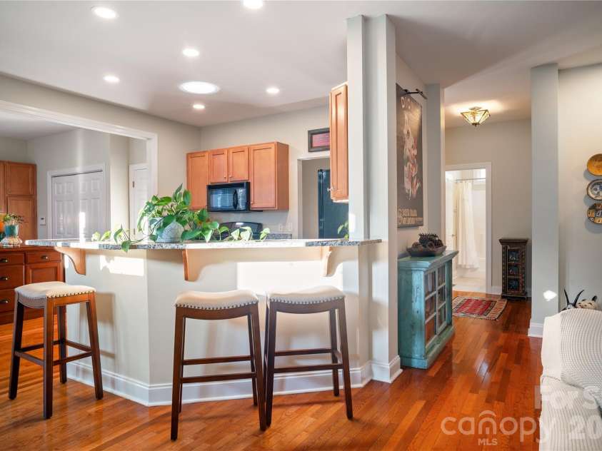 68 Inglenook Lane, Flat Rock, NC 28731.  MLS# CAR4361186, YatesRealty ID 8220. 