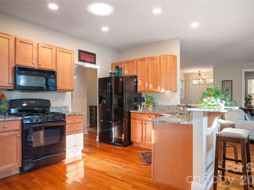 68 Inglenook Lane, Flat Rock, NC 28731.  MLS# CAR4361186, YatesRealty ID 8220. 