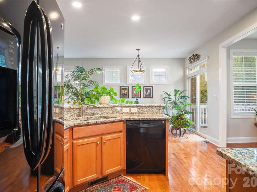 68 Inglenook Lane, Flat Rock, NC 28731.  MLS# CAR4361186, YatesRealty ID 8220. 