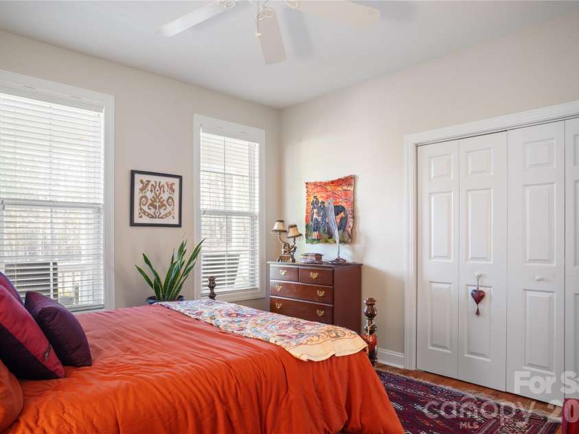 68 Inglenook Lane, Flat Rock, NC 28731.  MLS# CAR4361186, YatesRealty ID 8220. 