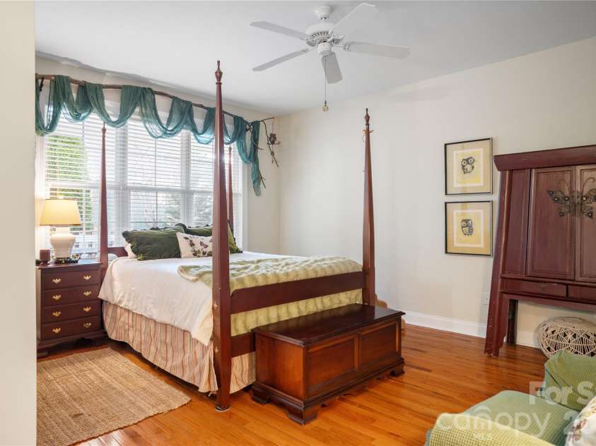 68 Inglenook Lane, Flat Rock, NC 28731.  MLS# CAR4361186, YatesRealty ID 8220. 