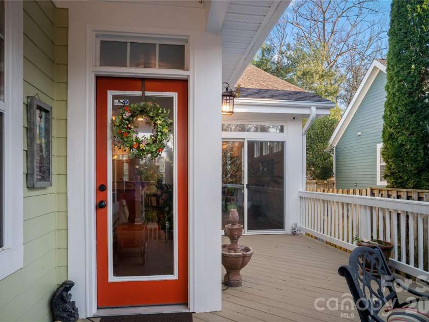 68 Inglenook Lane, Flat Rock, NC 28731.  MLS# CAR4361186, YatesRealty ID 8220. 