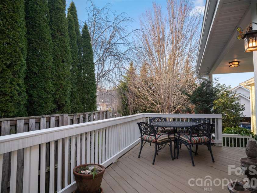 68 Inglenook Lane, Flat Rock, NC 28731.  MLS# CAR4361186, YatesRealty ID 8220. 