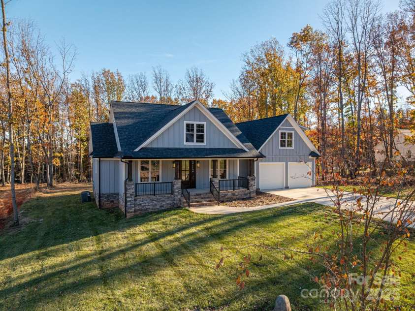 4436 Brancer Lane, Lincolnton, NC 28092.  MLS# CAR4319948, YatesRealty ID 8221. 