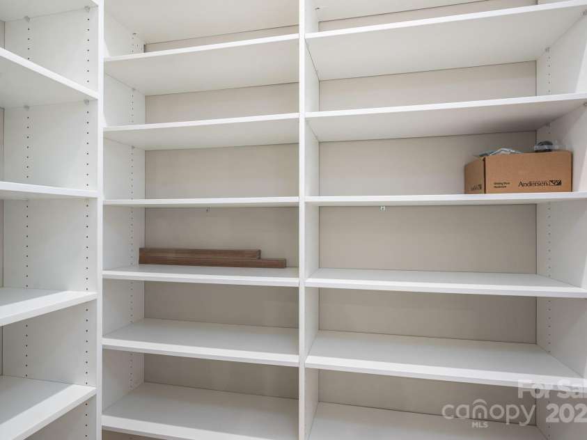 4436 Brancer Lane, Lincolnton, NC 28092.  MLS# CAR4319948, YatesRealty ID 8221. Walk in pantry