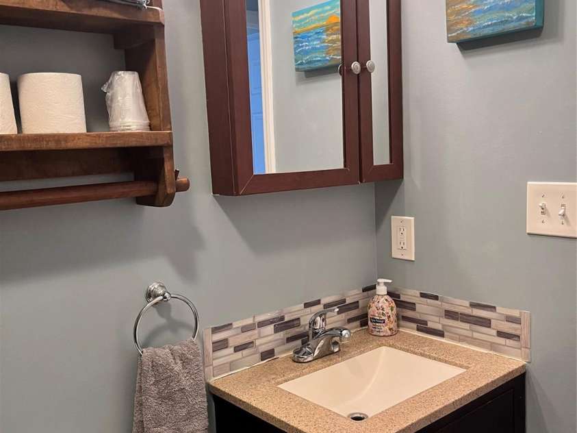 40 Eastover Drive, Asheville, NC 28806.  MLS# CAR4251614, YatesRealty ID 8223. Bathroom sink