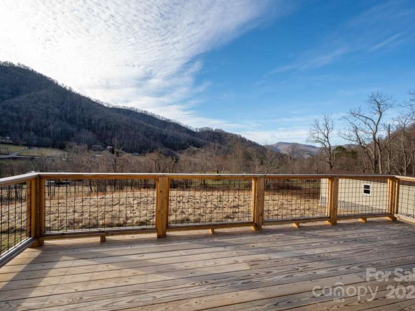 295 Split Pine Cove, Clyde, NC 28721.  MLS# CAR4222894, YatesRealty ID 8225. 