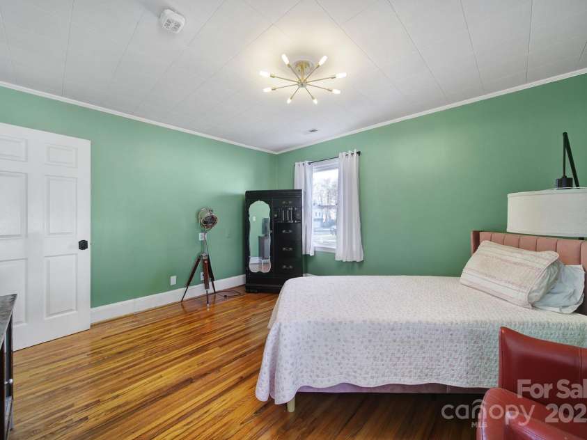 6823 City View Drive, Charlotte, NC 28212.  MLS# CAR4234479, YatesRealty ID 8226. Secondary Bedroom #1