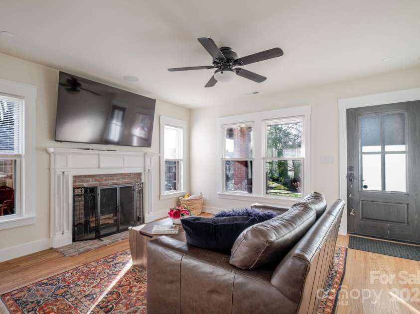 1937 Wilmore Drive, Charlotte, NC 28203.  MLS# CAR4229249, YatesRealty ID 8227. 