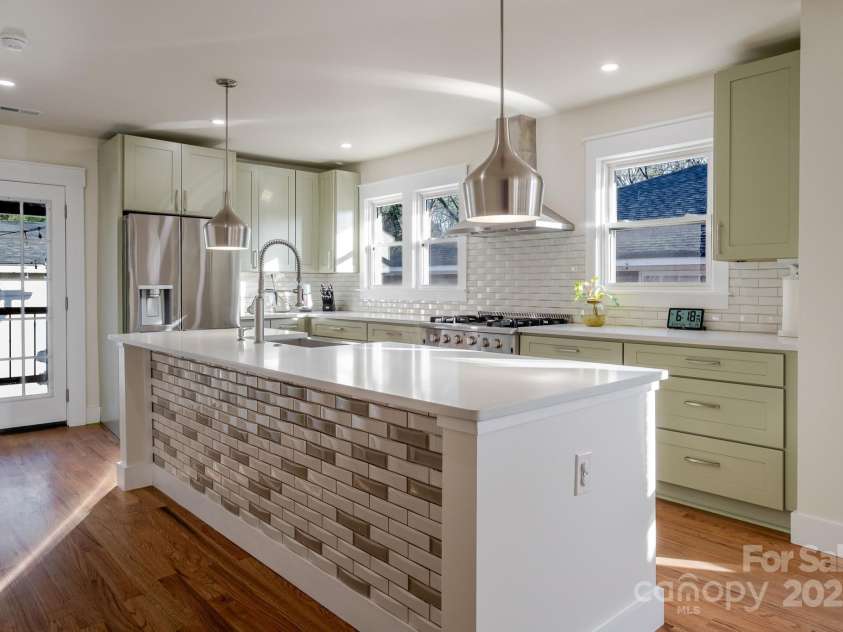 1937 Wilmore Drive, Charlotte, NC 28203.  MLS# CAR4229249, YatesRealty ID 8227. 
