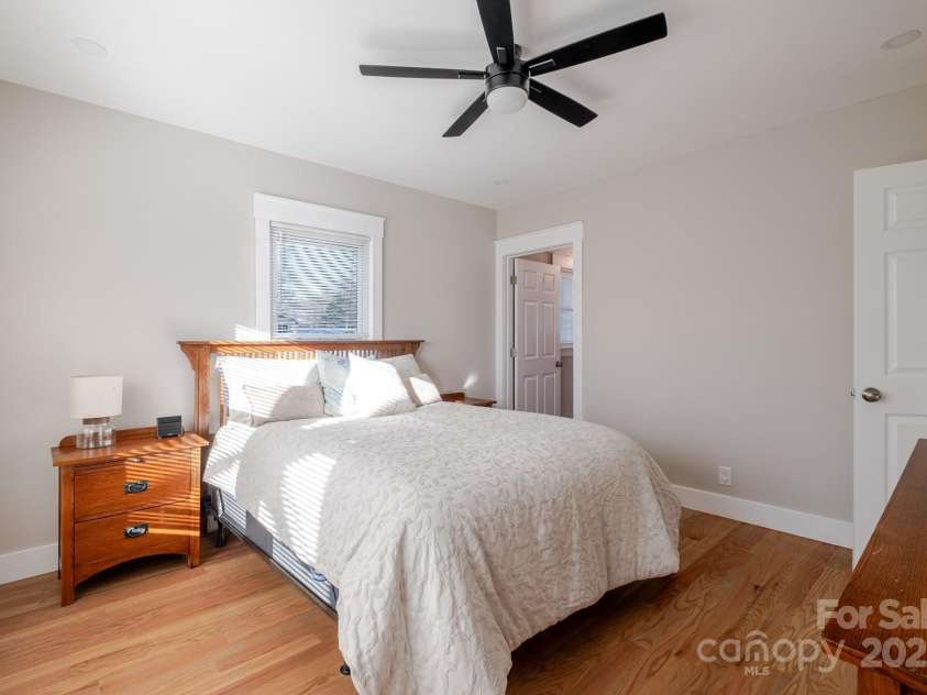 1937 Wilmore Drive, Charlotte, NC 28203.  MLS# CAR4229249, YatesRealty ID 8227. 