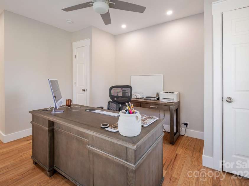 1937 Wilmore Drive, Charlotte, NC 28203.  MLS# CAR4229249, YatesRealty ID 8227. 