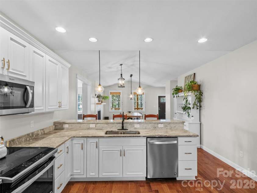 80 McKENZIE Drive, Marshall, NC 28753.  MLS# CAR4365185, YatesRealty ID 8227. Large open concept