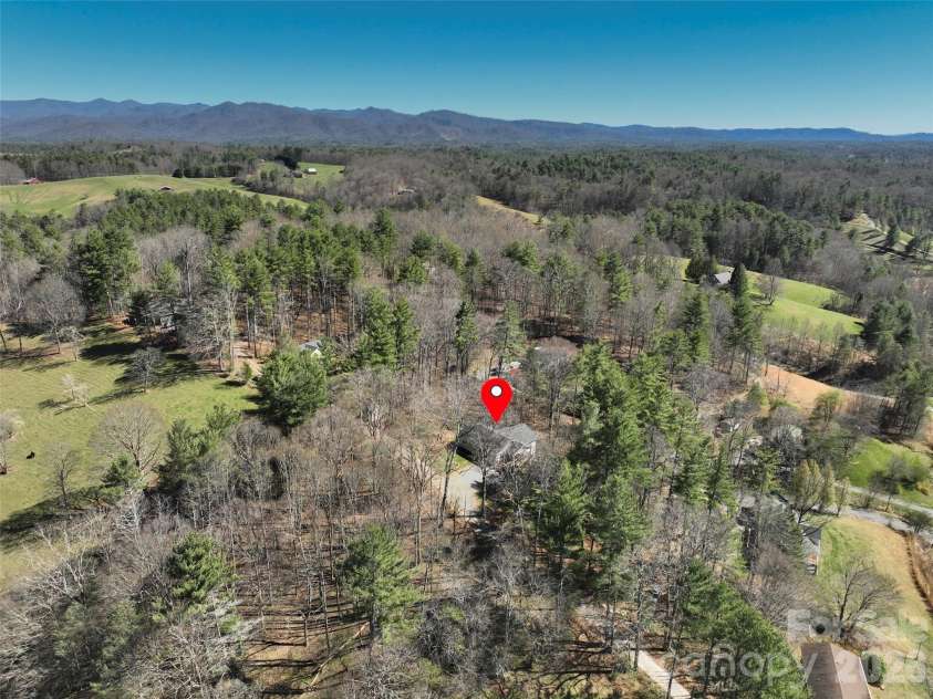80 McKENZIE Drive, Marshall, NC 28753.  MLS# CAR4365185, YatesRealty ID 8227. Minutes from Mars Hill, Nc