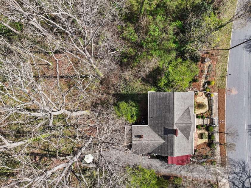 311 3rd Avenue Drive, Hickory, NC 28602.  MLS# CAR4232688, YatesRealty ID 8228. 