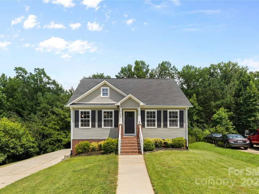 1527 Meadow Glen Lane, Rock Hill, SC 29730.  MLS# CAR4281858, YatesRealty ID 8229. 