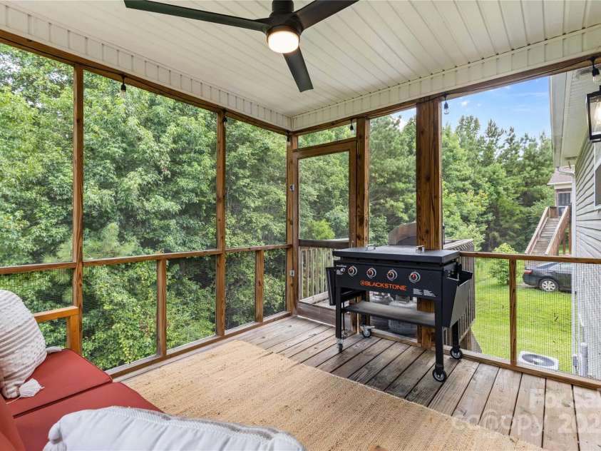 1527 Meadow Glen Lane, Rock Hill, SC 29730.  MLS# CAR4281858, YatesRealty ID 8229. 