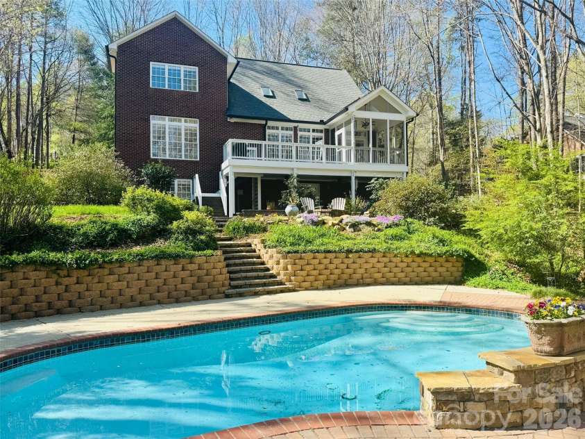 5420 Ashbury Lane, Davidson, NC 28036.  MLS# CAR4328115, YatesRealty ID 8229. 