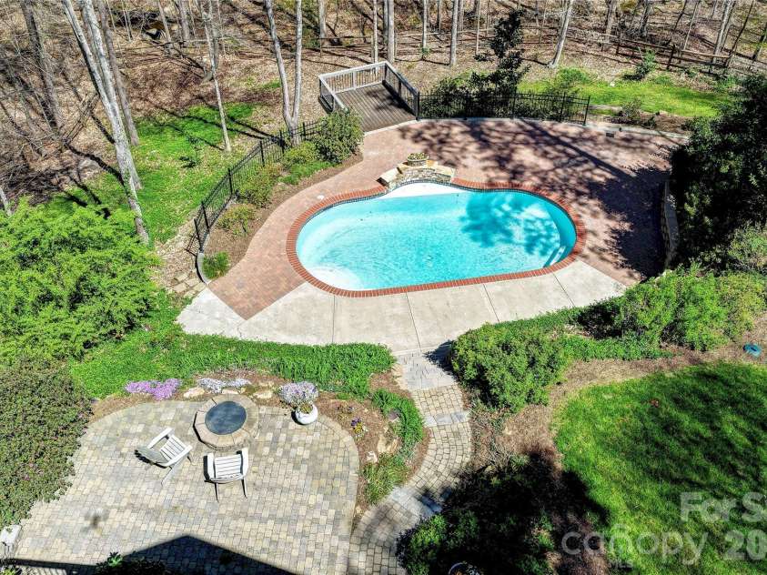 5420 Ashbury Lane, Davidson, NC 28036.  MLS# CAR4328115, YatesRealty ID 8229. 