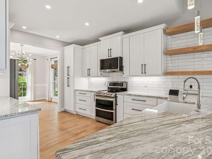 5420 Ashbury Lane, Davidson, NC 28036.  MLS# CAR4328115, YatesRealty ID 8229. 