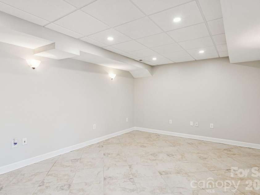 5420 Ashbury Lane, Davidson, NC 28036.  MLS# CAR4328115, YatesRealty ID 8229. 