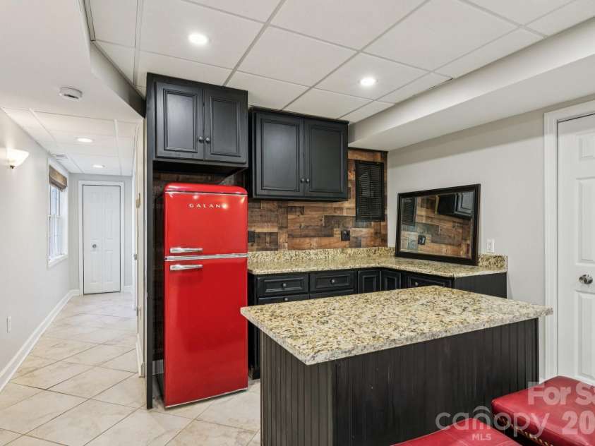 5420 Ashbury Lane, Davidson, NC 28036.  MLS# CAR4328115, YatesRealty ID 8229. 