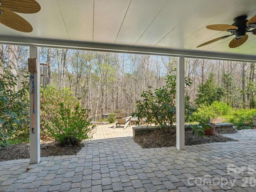 5420 Ashbury Lane, Davidson, NC 28036.  MLS# CAR4328115, YatesRealty ID 8229. 